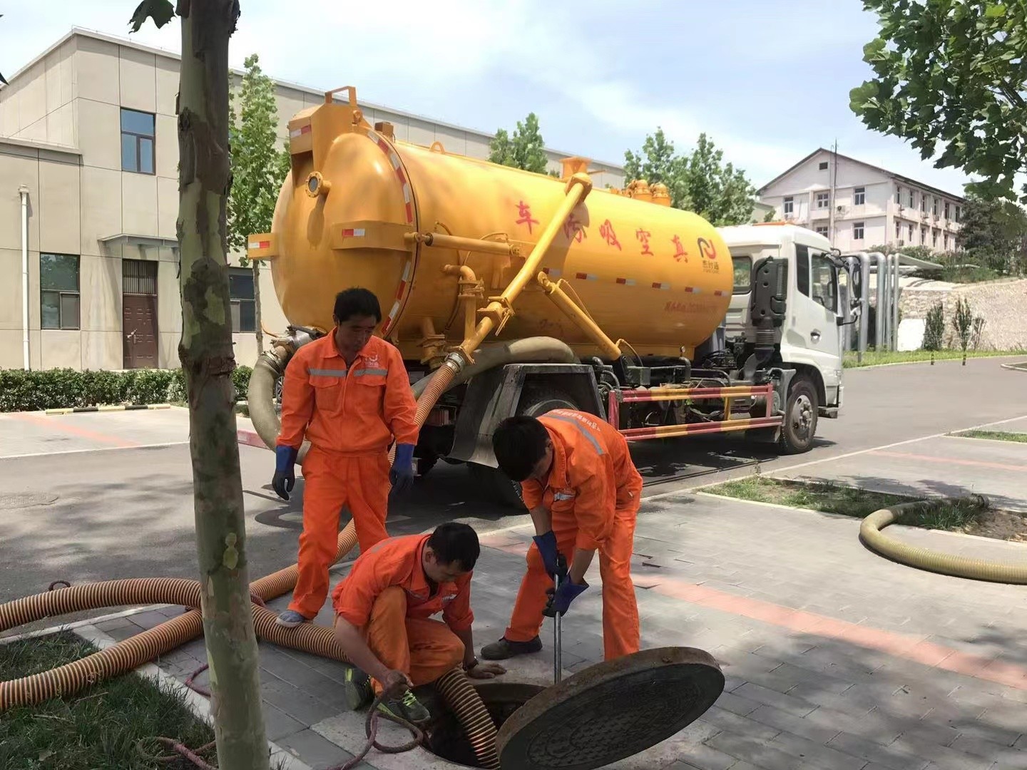 祥符化粪池清理与5-8吨吸粪车施工效率分析